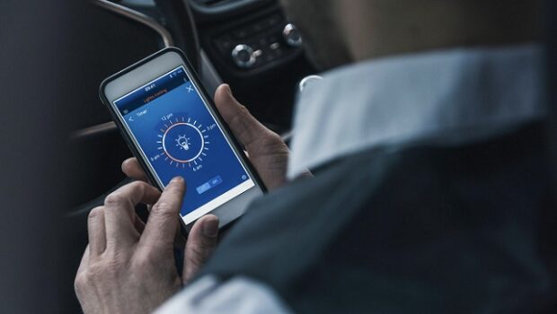 INDUSTRIA AUTOMOTRIZA, SOFTWARE, TECNOLOGIA, EY