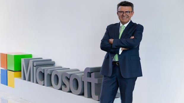 MICROSOFT, ENRIQUE PEREZYERA, DIRECTOR GENERAL