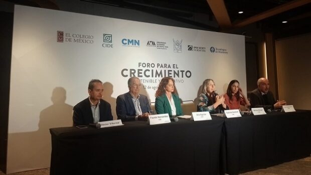 ECONOMISTAS, CRECIMIENTO, PROPUESTAS